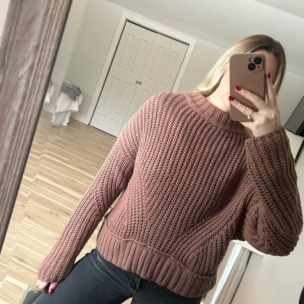 Moon & Madison | BURNT ORANGE SWEATER | SIZE SMALL